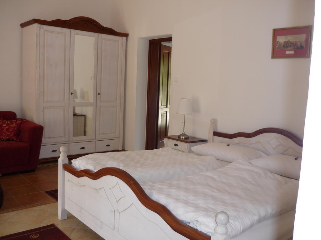 Oereg Malom Hotel Csepreg Habitación foto